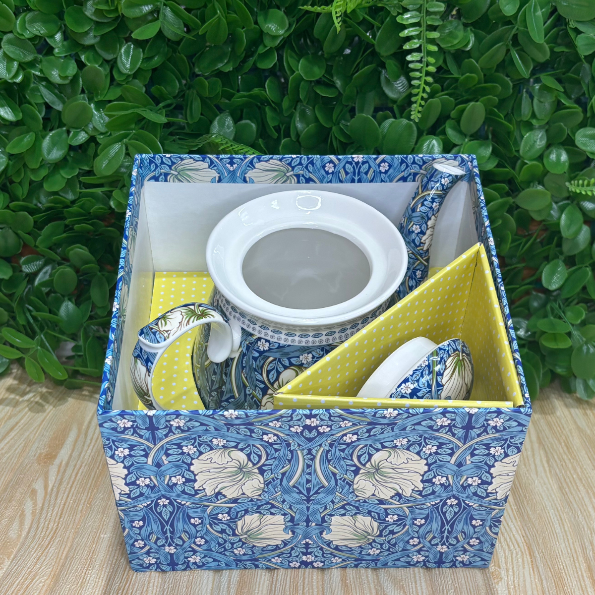 Tea pot - William Morris Blue